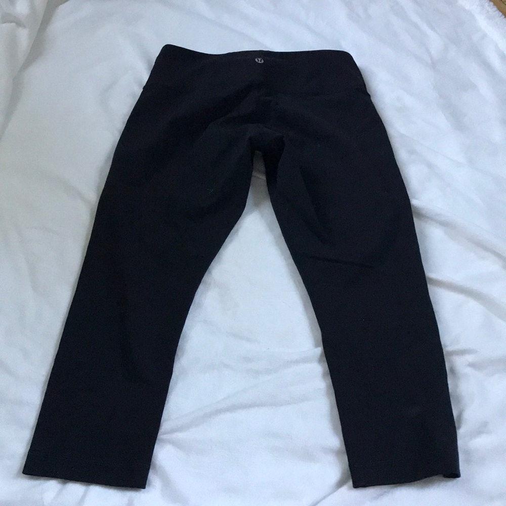 LULULEMON WUNDER UNDER CROP SIZE 6 - Picture 5 of 5